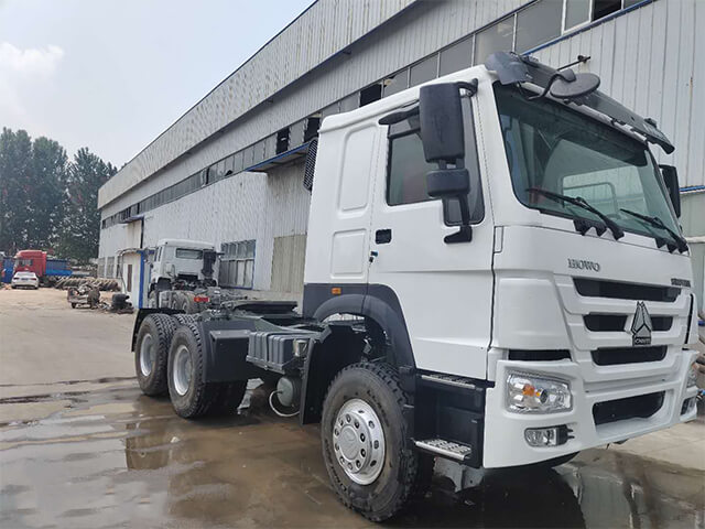 10 Wheeler 6x4 HOWO Second Hand Tractor Trucks