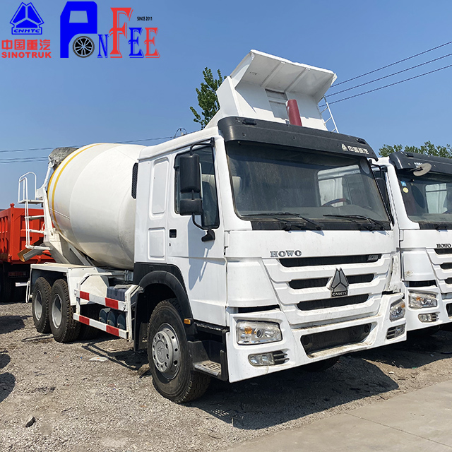 Second Hand SINOTRUK HOWO 8-12 Cubic Meters Concrete Mixer Truck with Refurbished